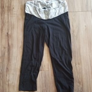 Motherhood Maternity Capri Leggings